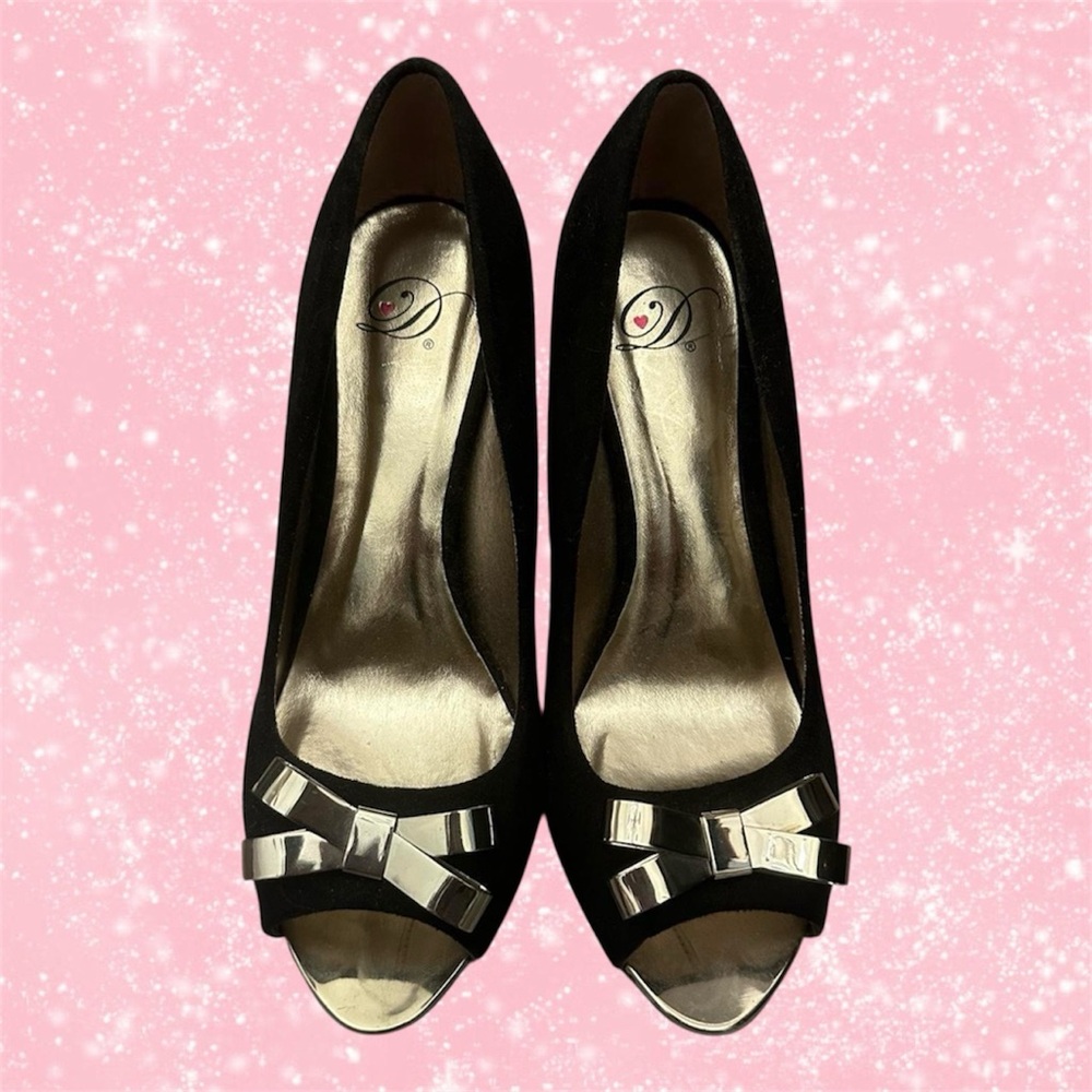 My Delicious Idol Black Metal Bow Peep Toe Pumps